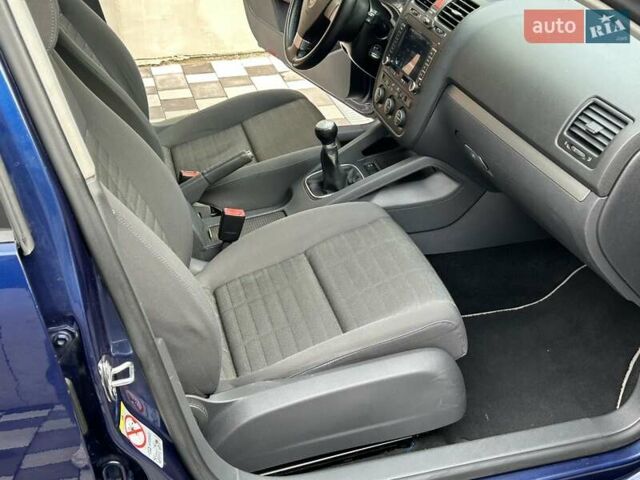 Синий Фольксваген Гольф, объемом двигателя 1.6 л и пробегом 231 тыс. км за 5650 $, фото 18 на Automoto.ua