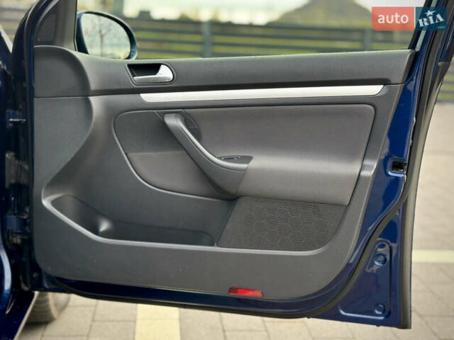 Синій Фольксваген Гольф, об'ємом двигуна 1.39 л та пробігом 140 тис. км за 5950 $, фото 12 на Automoto.ua