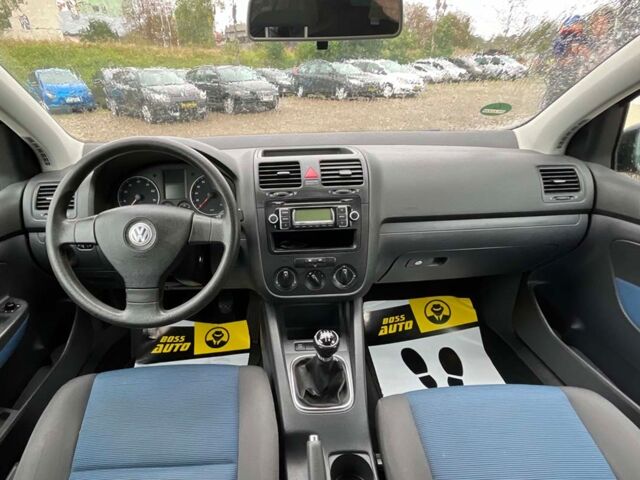 Синий Фольксваген Гольф, объемом двигателя 1.4 л и пробегом 230 тыс. км за 5600 $, фото 14 на Automoto.ua