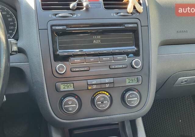 Синій Фольксваген Гольф, об'ємом двигуна 1.6 л та пробігом 330 тис. км за 6900 $, фото 24 на Automoto.ua