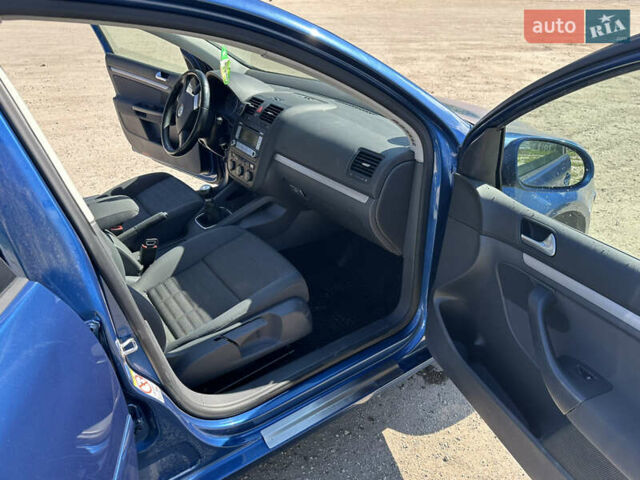 Синій Фольксваген Гольф, об'ємом двигуна 1.6 л та пробігом 231 тис. км за 5900 $, фото 17 на Automoto.ua