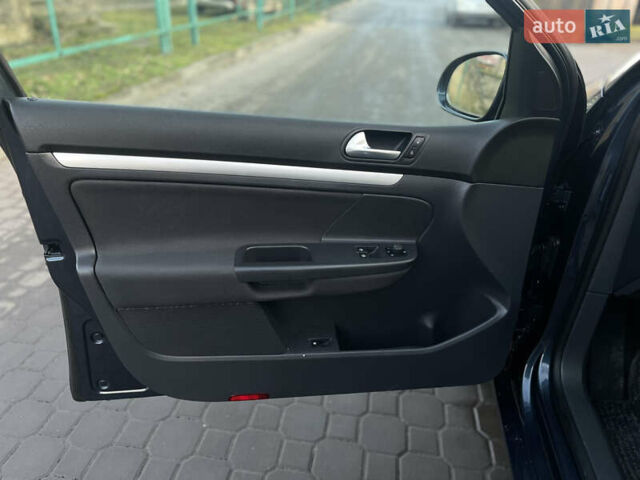 Синий Фольксваген Гольф, объемом двигателя 1.4 л и пробегом 228 тыс. км за 5499 $, фото 35 на Automoto.ua