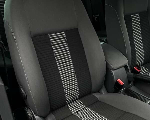 Синий Фольксваген Гольф, объемом двигателя 1.6 л и пробегом 190 тыс. км за 6900 $, фото 24 на Automoto.ua