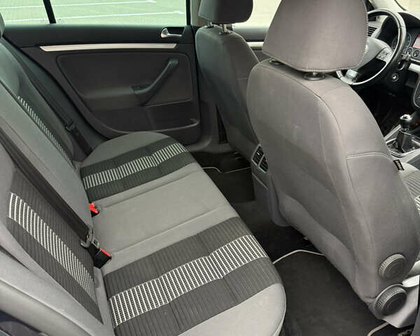 Синий Фольксваген Гольф, объемом двигателя 1.6 л и пробегом 205 тыс. км за 6300 $, фото 8 на Automoto.ua