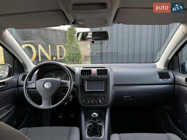 Синий Фольксваген Гольф, объемом двигателя 1.6 л и пробегом 197 тыс. км за 5777 $, фото 35 на Automoto.ua