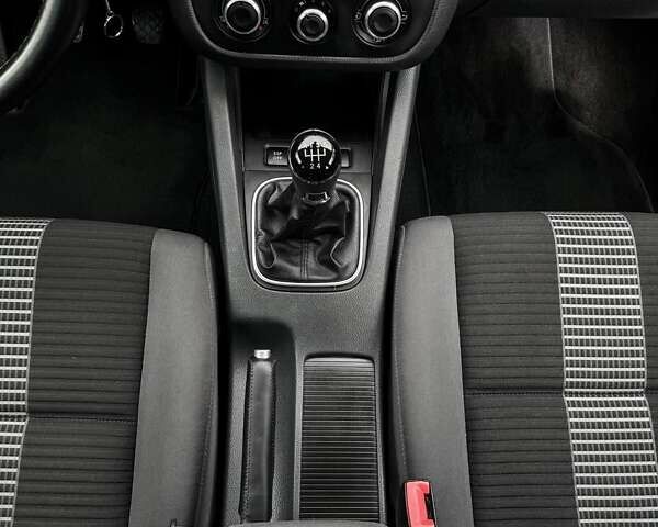 Синий Фольксваген Гольф, объемом двигателя 1.6 л и пробегом 190 тыс. км за 6900 $, фото 22 на Automoto.ua