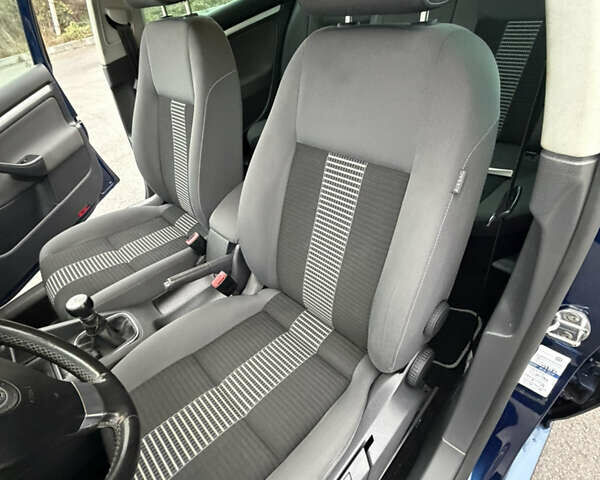 Синій Фольксваген Гольф, об'ємом двигуна 1.6 л та пробігом 174 тис. км за 7200 $, фото 31 на Automoto.ua