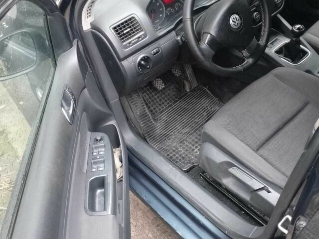 Синий Фольксваген Гольф, объемом двигателя 1.6 л и пробегом 182 тыс. км за 5200 $, фото 2 на Automoto.ua