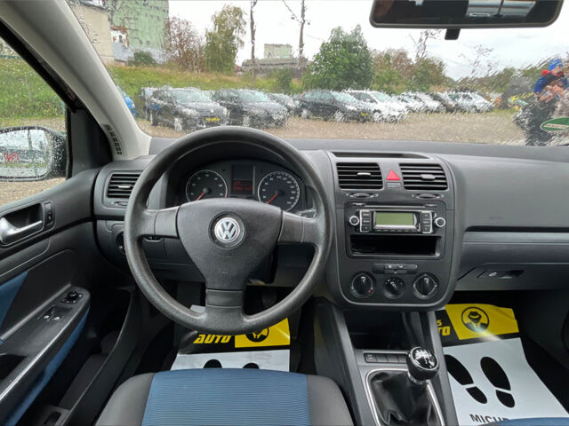 Синий Фольксваген Гольф, объемом двигателя 1.4 л и пробегом 230 тыс. км за 5600 $, фото 13 на Automoto.ua