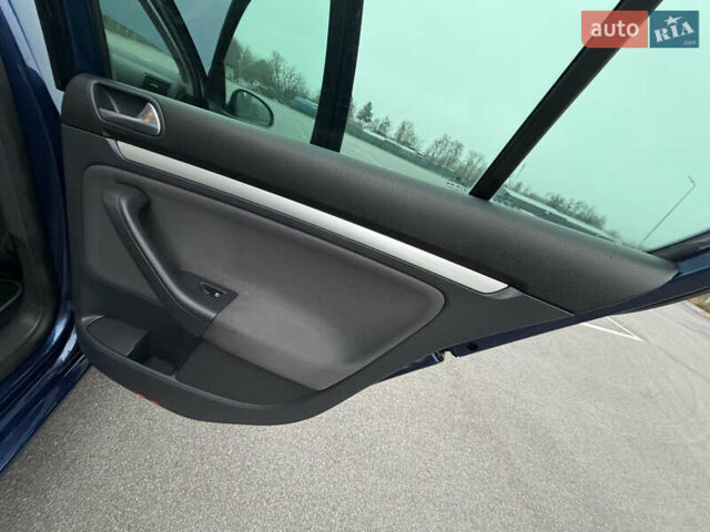 Синій Фольксваген Гольф, об'ємом двигуна 1.6 л та пробігом 174 тис. км за 7200 $, фото 24 на Automoto.ua