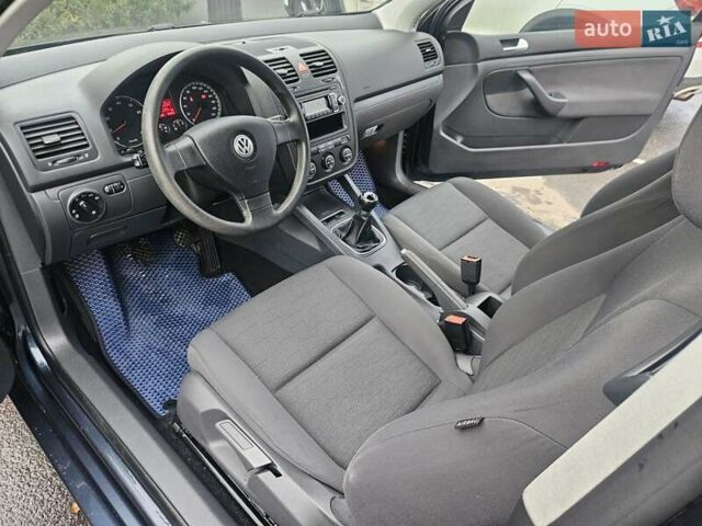 Синій Фольксваген Гольф, об'ємом двигуна 1.39 л та пробігом 226 тис. км за 4800 $, фото 34 на Automoto.ua