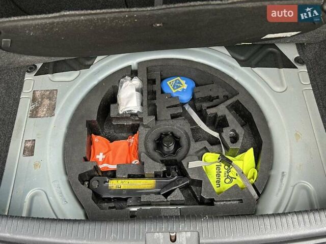 Синий Фольксваген Гольф, объемом двигателя 1.6 л и пробегом 231 тыс. км за 5700 $, фото 35 на Automoto.ua