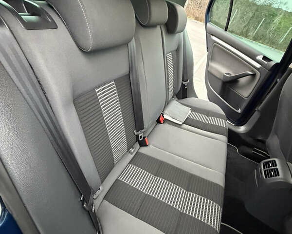 Синій Фольксваген Гольф, об'ємом двигуна 1.6 л та пробігом 174 тис. км за 7200 $, фото 25 на Automoto.ua