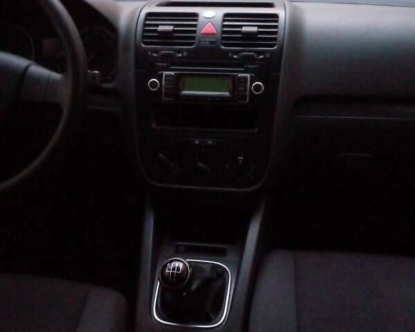 Синий Фольксваген Гольф, объемом двигателя 1.4 л и пробегом 205 тыс. км за 4850 $, фото 5 на Automoto.ua