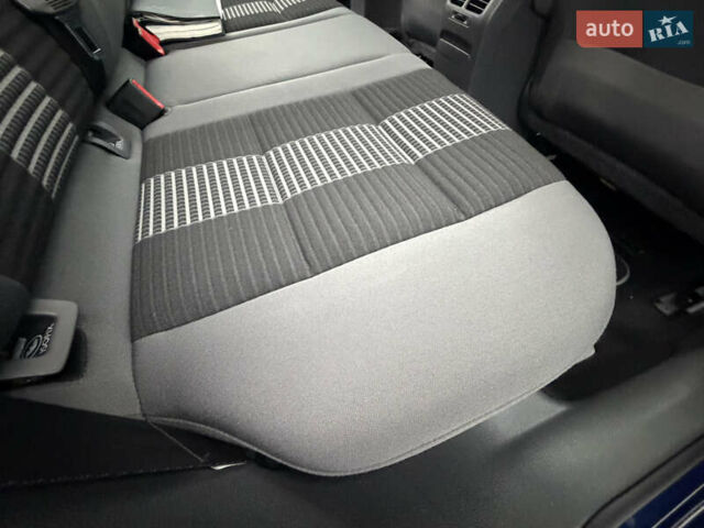 Синій Фольксваген Гольф, об'ємом двигуна 1.6 л та пробігом 174 тис. км за 7200 $, фото 26 на Automoto.ua