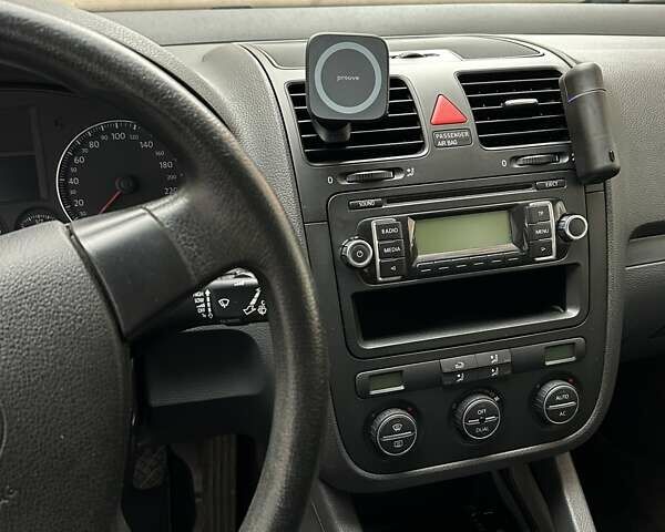 Синий Фольксваген Гольф, объемом двигателя 1.39 л и пробегом 230 тыс. км за 5500 $, фото 12 на Automoto.ua