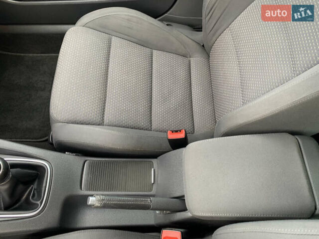 Синій Фольксваген Гольф, об'ємом двигуна 1.4 л та пробігом 208 тис. км за 6300 $, фото 22 на Automoto.ua