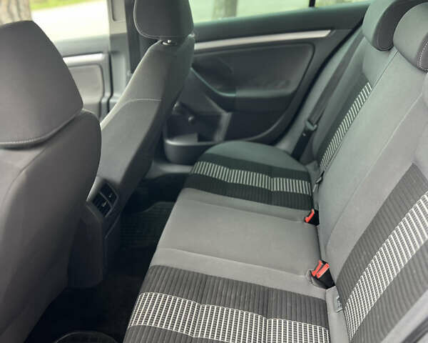 Синий Фольксваген Гольф, объемом двигателя 1.6 л и пробегом 237 тыс. км за 6700 $, фото 14 на Automoto.ua