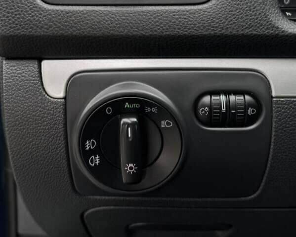 Синій Фольксваген Гольф, об'ємом двигуна 1.6 л та пробігом 200 тис. км за 6999 $, фото 28 на Automoto.ua