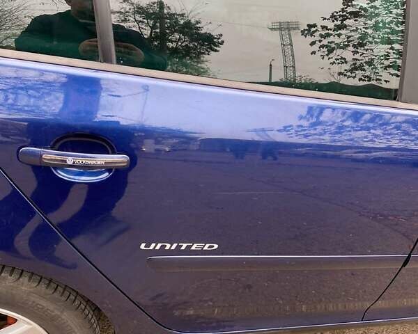 Синий Фольксваген Гольф, объемом двигателя 1.39 л и пробегом 255 тыс. км за 5700 $, фото 4 на Automoto.ua