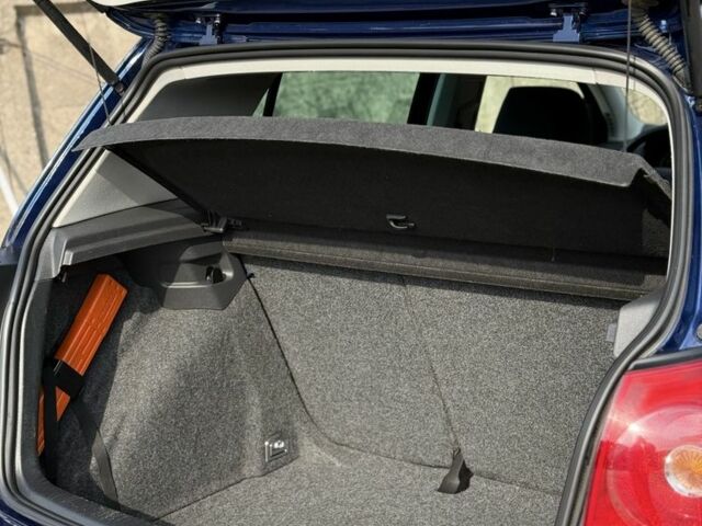 Синий Фольксваген Гольф, объемом двигателя 1.6 л и пробегом 217 тыс. км за 6750 $, фото 4 на Automoto.ua