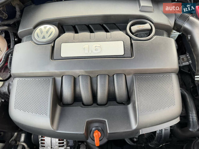 Синій Фольксваген Гольф, об'ємом двигуна 1.6 л та пробігом 215 тис. км за 8199 $, фото 46 на Automoto.ua