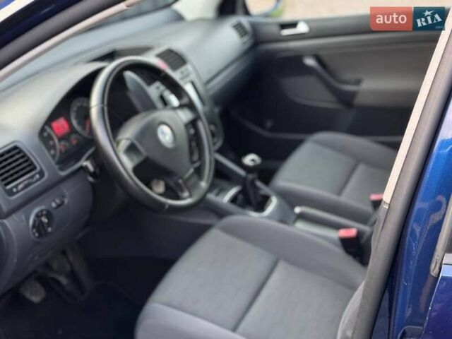 Синий Фольксваген Гольф, объемом двигателя 1.6 л и пробегом 197 тыс. км за 5777 $, фото 30 на Automoto.ua