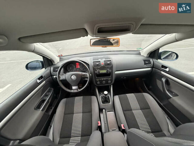 Синій Фольксваген Гольф, об'ємом двигуна 1.6 л та пробігом 174 тис. км за 7200 $, фото 37 на Automoto.ua