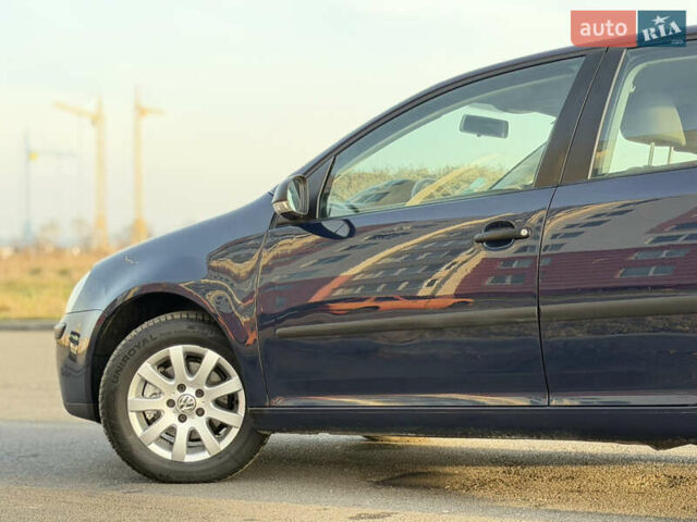 Синій Фольксваген Гольф, об'ємом двигуна 1.6 л та пробігом 215 тис. км за 8199 $, фото 13 на Automoto.ua