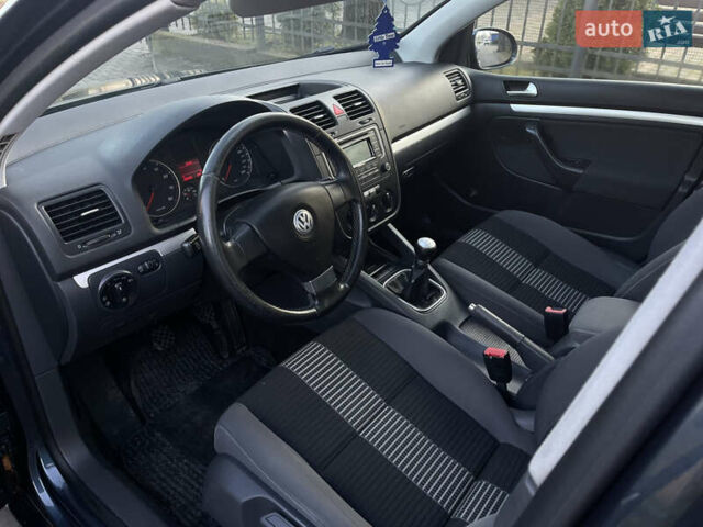 Синий Фольксваген Гольф, объемом двигателя 1.4 л и пробегом 228 тыс. км за 5499 $, фото 37 на Automoto.ua