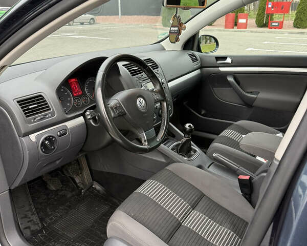 Синий Фольксваген Гольф, объемом двигателя 1.6 л и пробегом 205 тыс. км за 6300 $, фото 13 на Automoto.ua