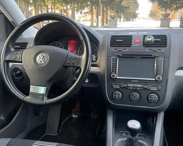 Синий Фольксваген Гольф, объемом двигателя 1.4 л и пробегом 204 тыс. км за 6700 $, фото 23 на Automoto.ua