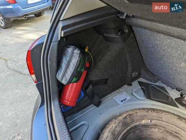 Фольксваген Гольф 2008 в Киеве на Automoto.ua Синий Фольксваген Гольф, объемом двигателя 1.4 л и пробегом 256 тыс. км за 6000 $, фото 39 на Automoto.ua