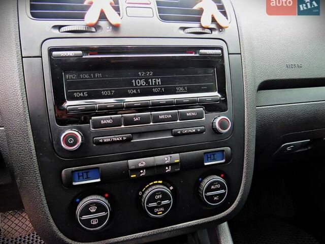 Синій Фольксваген Гольф, об'ємом двигуна 1.6 л та пробігом 336 тис. км за 5500 $, фото 12 на Automoto.ua