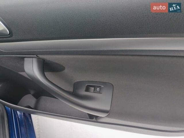 Синий Фольксваген Гольф, объемом двигателя 1.6 л и пробегом 233 тыс. км за 6400 $, фото 30 на Automoto.ua