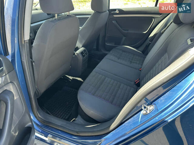 Синій Фольксваген Гольф, об'ємом двигуна 1.6 л та пробігом 231 тис. км за 5900 $, фото 13 на Automoto.ua