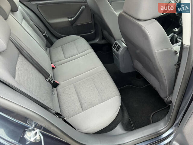 Синий Фольксваген Гольф, объемом двигателя 1.4 л и пробегом 246 тыс. км за 5650 $, фото 41 на Automoto.ua