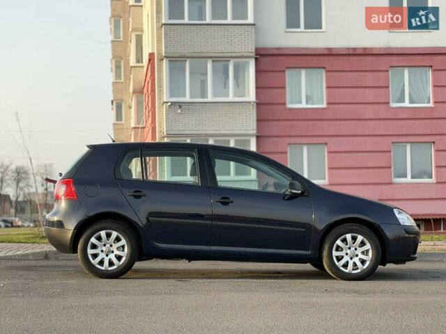 Синій Фольксваген Гольф, об'ємом двигуна 1.6 л та пробігом 215 тис. км за 8199 $, фото 1 на Automoto.ua