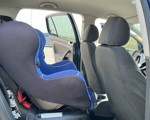 Синий Фольксваген Гольф, объемом двигателя 1.6 л и пробегом 288 тыс. км за 5700 $, фото 17 на Automoto.ua