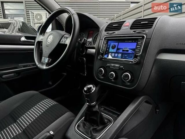 Синій Фольксваген Гольф, об'ємом двигуна 1.6 л та пробігом 200 тис. км за 6999 $, фото 40 на Automoto.ua