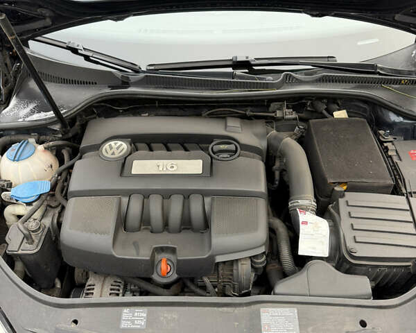 Синий Фольксваген Гольф, объемом двигателя 1.6 л и пробегом 205 тыс. км за 6300 $, фото 16 на Automoto.ua