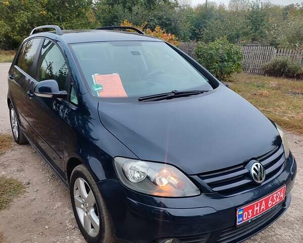 Синий Фольксваген Гольф, объемом двигателя 1.6 л и пробегом 219 тыс. км за 6800 $, фото 5 на Automoto.ua