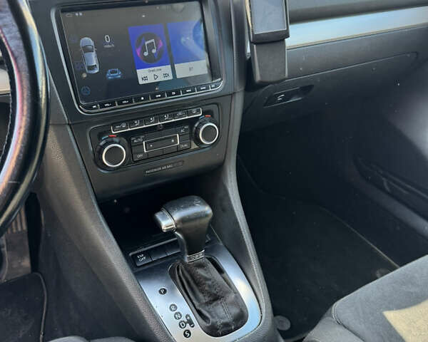 Синий Фольксваген Гольф, объемом двигателя 1.39 л и пробегом 280 тыс. км за 8000 $, фото 9 на Automoto.ua