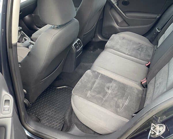 Синий Фольксваген Гольф, объемом двигателя 1.39 л и пробегом 210 тыс. км за 7800 $, фото 11 на Automoto.ua