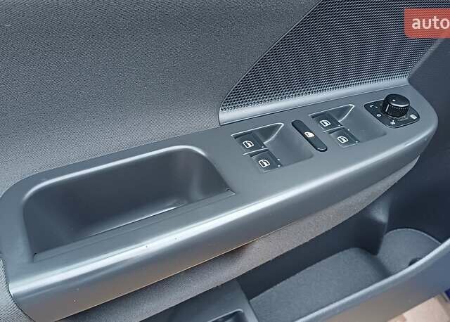 Синій Фольксваген Гольф, об'ємом двигуна 1.6 л та пробігом 252 тис. км за 6250 $, фото 47 на Automoto.ua