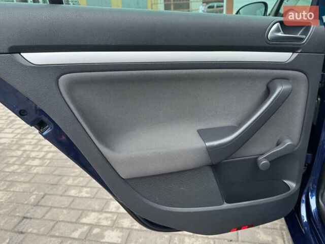 Синий Фольксваген Гольф, объемом двигателя 1.4 л и пробегом 233 тыс. км за 7299 $, фото 39 на Automoto.ua