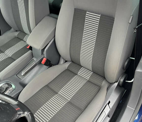 Синий Фольксваген Гольф, объемом двигателя 1.4 л и пробегом 233 тыс. км за 7299 $, фото 32 на Automoto.ua