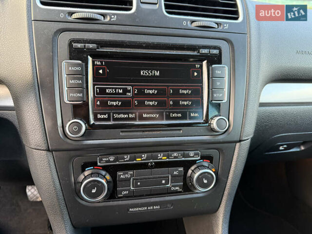 Синий Фольксваген Гольф, объемом двигателя 1.39 л и пробегом 208 тыс. км за 7500 $, фото 14 на Automoto.ua