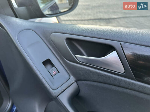 Синий Фольксваген Гольф, объемом двигателя 1.4 л и пробегом 224 тыс. км за 7350 $, фото 31 на Automoto.ua