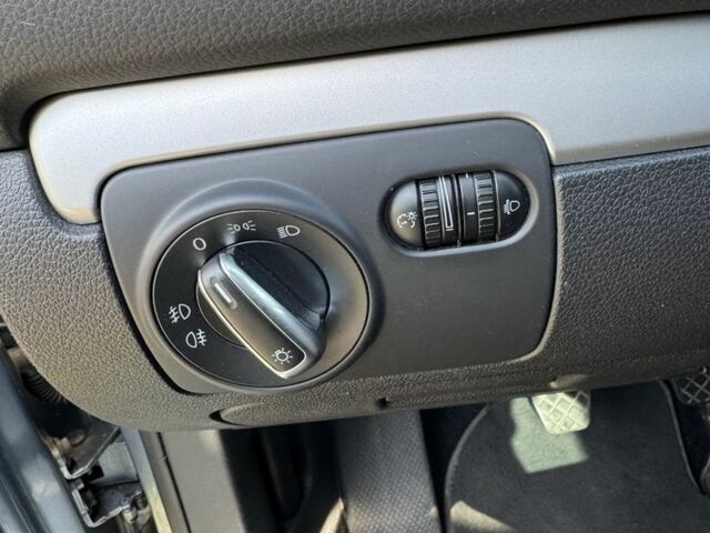 Синий Фольксваген Гольф, объемом двигателя 1.4 л и пробегом 154 тыс. км за 8000 $, фото 10 на Automoto.ua